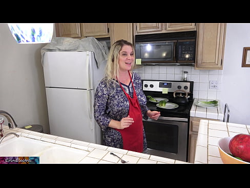 ❤️ Stepmom mulgere eum in culina ante diem suum Homemade porn at la.vegasservice.ru
